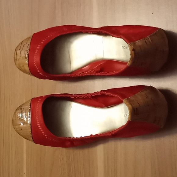 BCBGeneration "Elley" Ballet Flats Red with Cork Look Toe & Heel in Size 8.5B - Picture 4 of 11